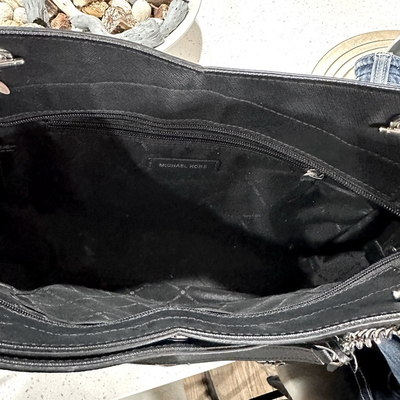 Michael Kors purse - Picture 2 of 3